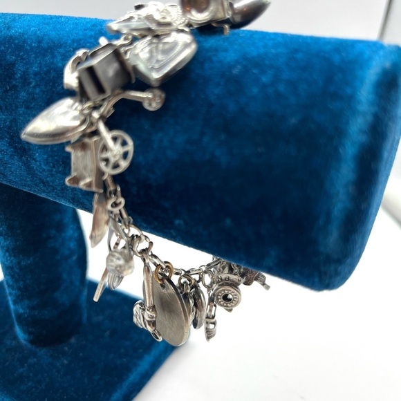 Rare Charm Bracelet Vintage Sterling Silver with 28 Charms 7 1/2” Collectors - Picture 7 of 13